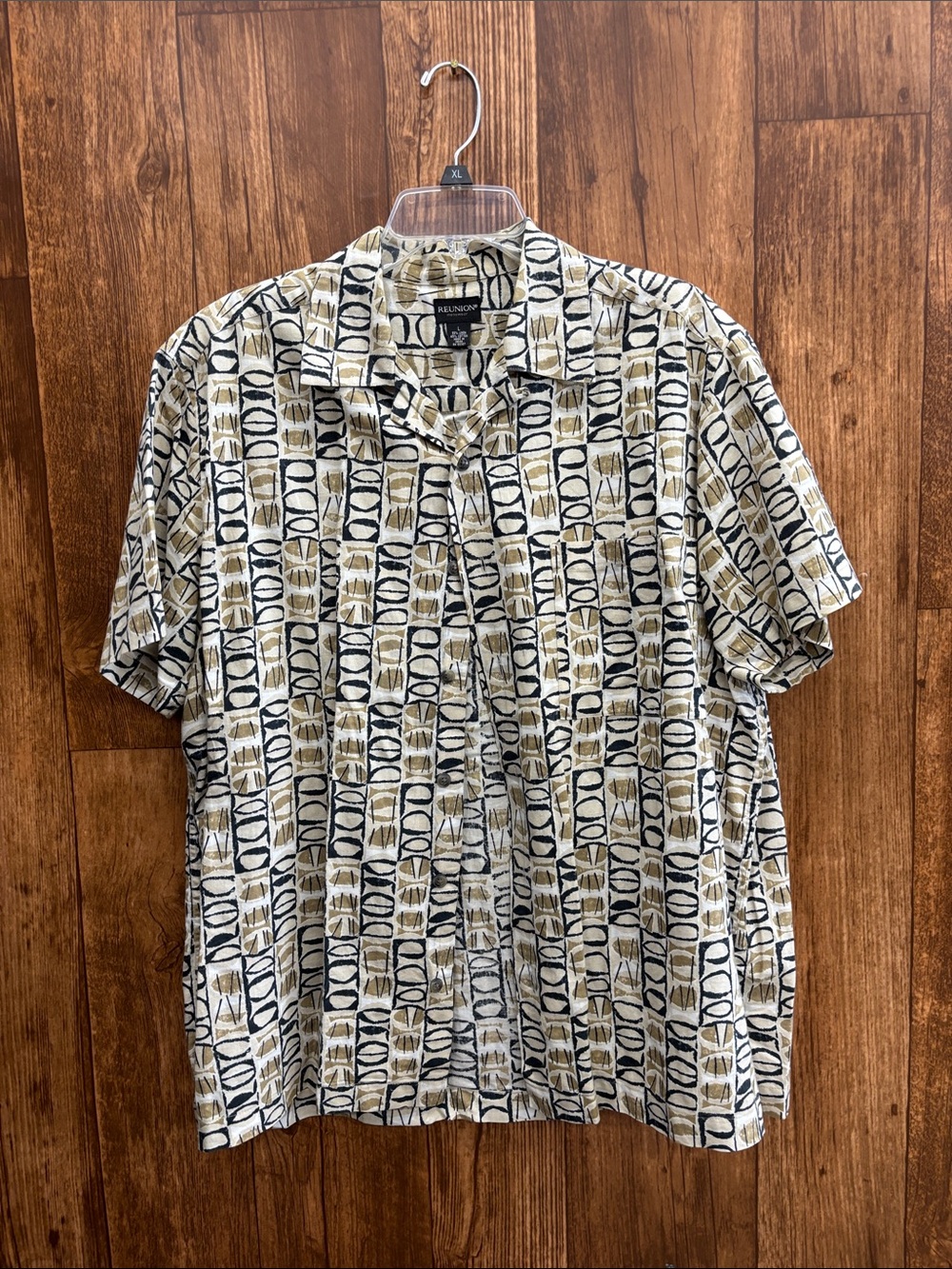 Reunion Relaxed Short-Sleeve Button-Down Shirt in Beige Geo Print